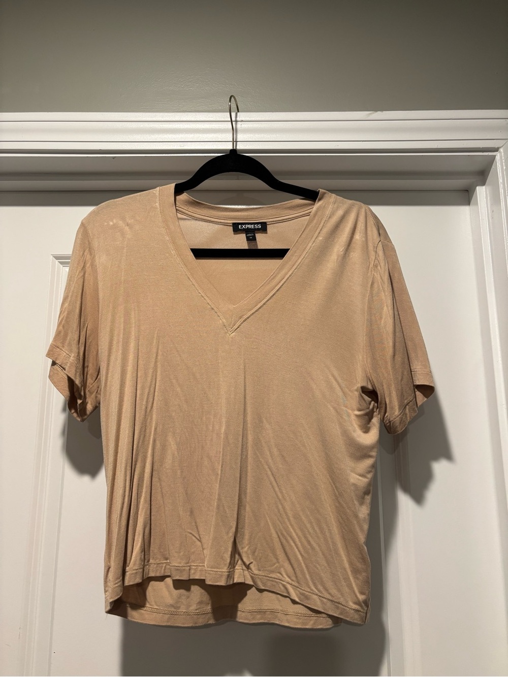 Express Women’s Relaxed V Neck XSmall Tee Shirt Cream Short Sleeve